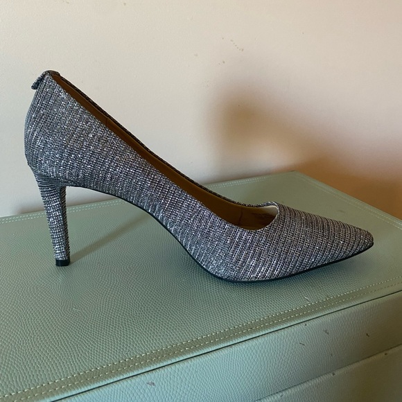 Michael Kors pump, worn twice - Picture 2 of 2